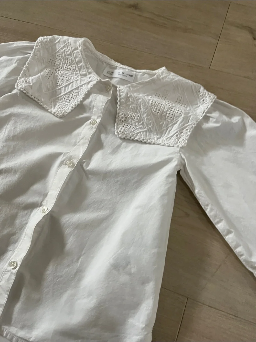 Zara White Button-Front Blouse with Eyelet Collar
